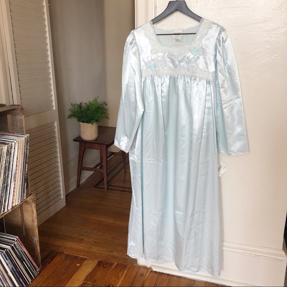 2/$20 Vintage Sears Amanda Stewart Intimates Nightgown - Picture 5 of 14